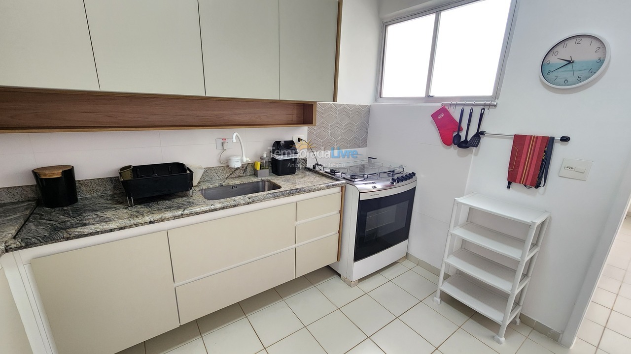 Apartamento para aluguel de temporada em Guarujá (Pitangueiras)