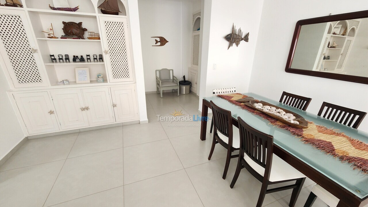 Apartamento para aluguel de temporada em Guarujá (Pitangueiras)