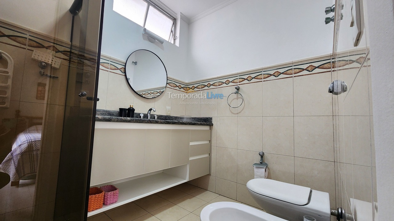 Apartamento para aluguel de temporada em Guarujá (Pitangueiras)