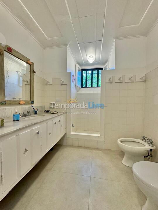 Casa para alquiler de vacaciones em São Sebastião (Praia da Baleia)