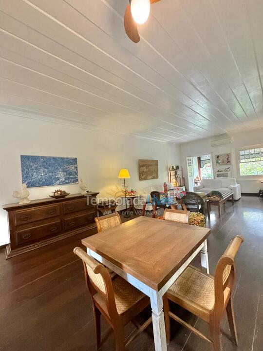Casa para alquiler de vacaciones em São Sebastião (Praia da Baleia)