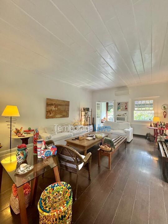 Casa para alquiler de vacaciones em São Sebastião (Praia da Baleia)