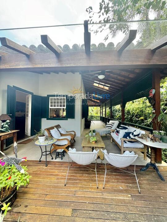 Casa para alquiler de vacaciones em São Sebastião (Praia da Baleia)