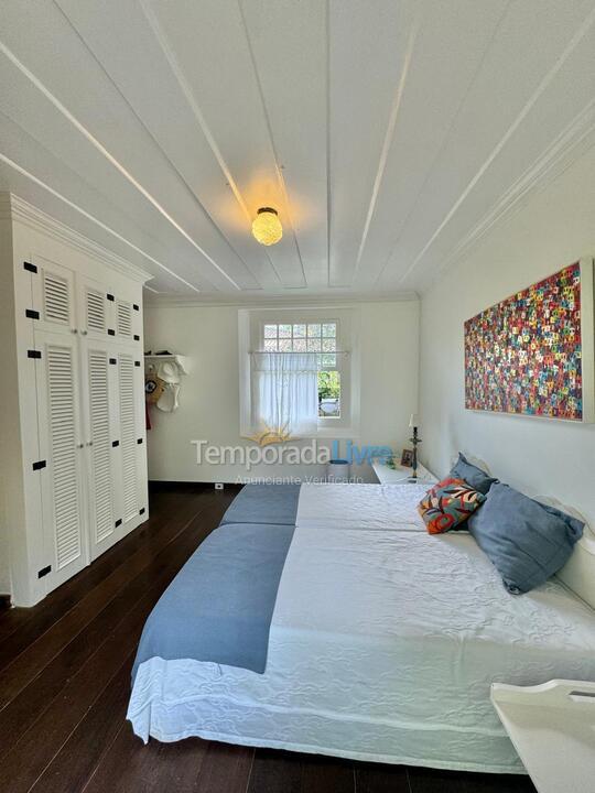 Casa para alquiler de vacaciones em São Sebastião (Praia da Baleia)