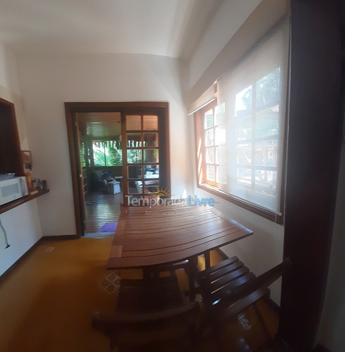 Casa para alquiler de vacaciones em Ilhabela (Reino)