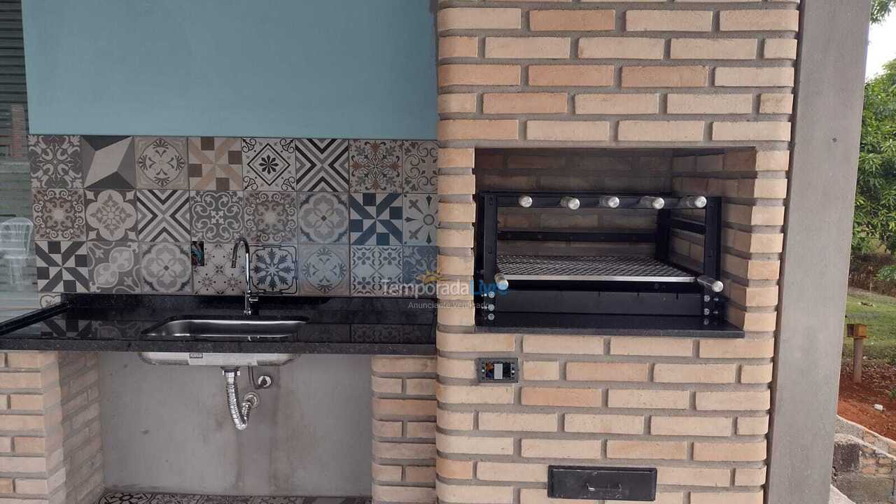 Chácara / sítio para aluguel de temporada em Bragança Paulista (Chacara Casa da Floresta)