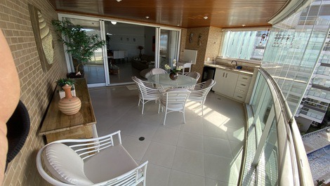 Beachfront apartment in Riviera