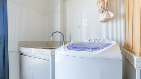 HIGH STANDARD SEASIDE APARTMENT ON MARISCAL BEACH