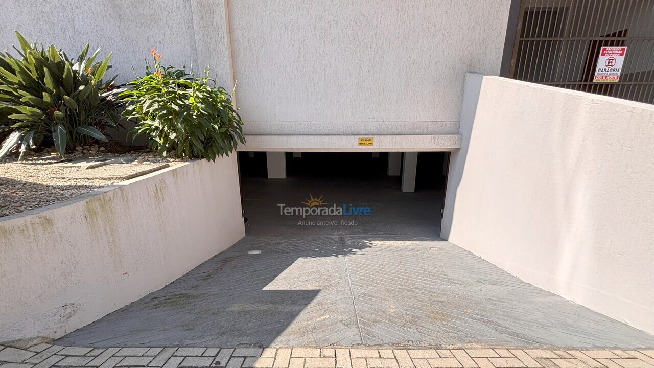 Apartamento para aluguel de temporada em Bombinhas (Praia de Bombas)