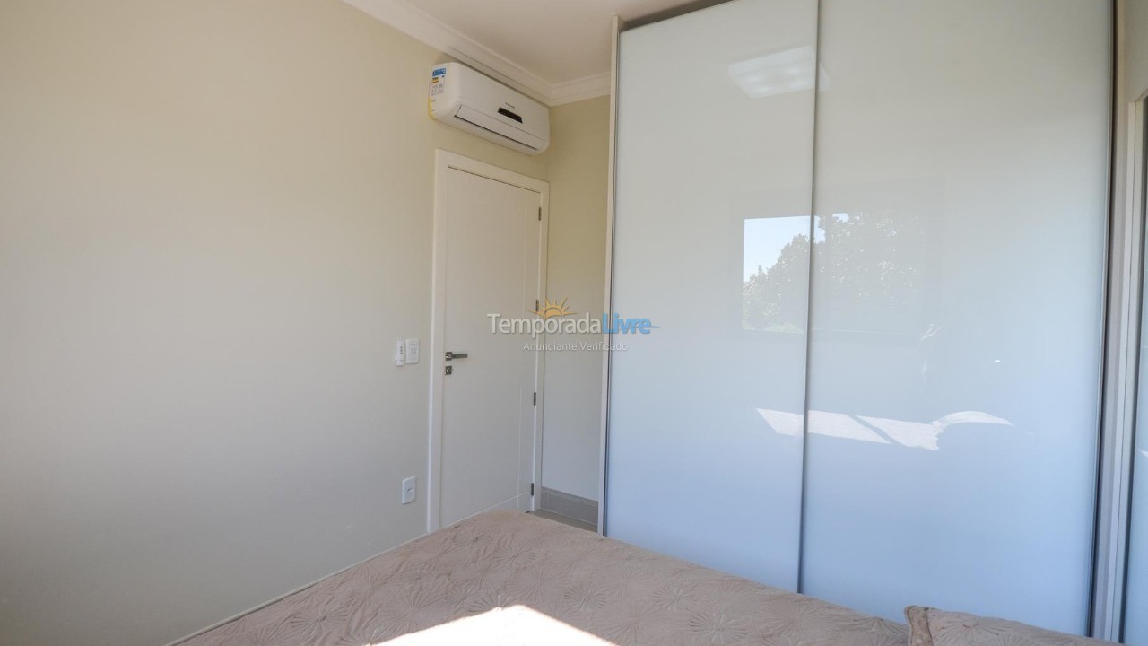 Apartment for vacation rental in Bombinhas (Canto Grande)