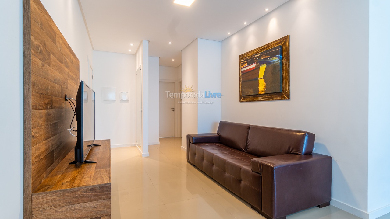 Apartamento para aluguel de temporada em Bombinhas (Praia de Canto Grande Mar de Fora)