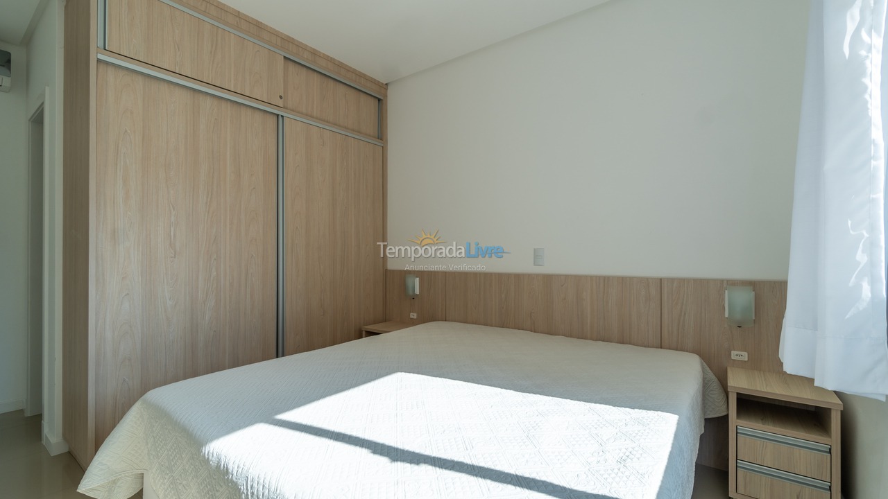 Apartamento para aluguel de temporada em Bombinhas (Praia de Canto Grande Mar de Fora)