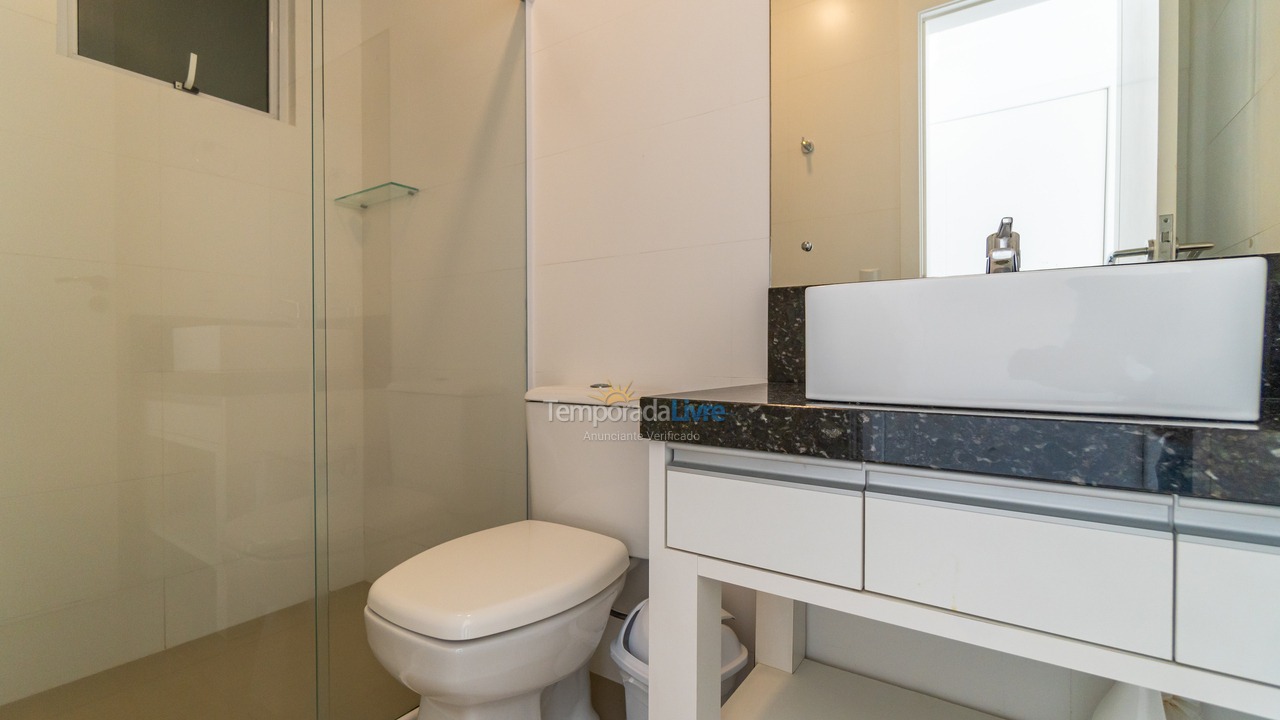 Apartamento para aluguel de temporada em Bombinhas (Praia de Canto Grande Mar de Fora)