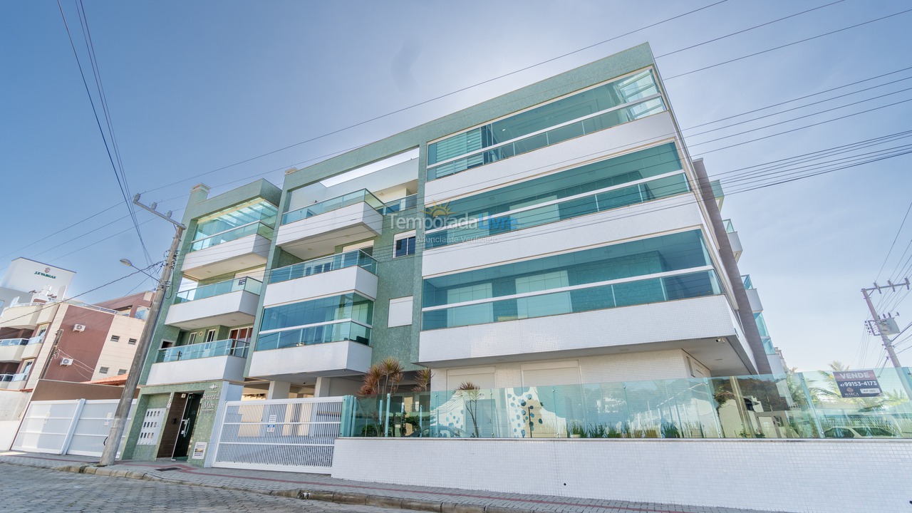 Apartamento para aluguel de temporada em Bombinhas (Praia de Canto Grande Mar de Fora)