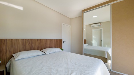 GARDEN FRONT OF THE AVENUE WITH SEA VIEWS ON CANTO GRANDE BEACH