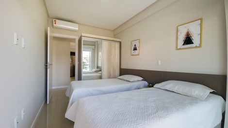 GARDEN FRONT OF THE AVENUE WITH SEA VIEWS ON CANTO GRANDE BEACH