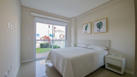 GARDEN FRONT OF THE AVENUE WITH SEA VIEWS ON CANTO GRANDE BEACH