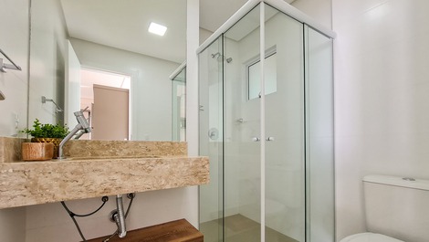 ÁTICO DÚPLEX DE ALTA GAMA CON 4 DORMITORIOS Y VISTAS AL MAR