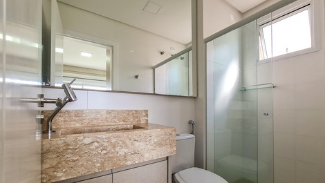 ÁTICO DÚPLEX DE ALTA GAMA CON 4 DORMITORIOS Y VISTAS AL MAR