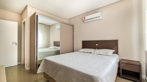 ÁTICO DÚPLEX DE ALTA GAMA CON 4 DORMITORIOS Y VISTAS AL MAR