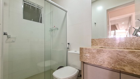 ÁTICO DÚPLEX DE ALTA GAMA CON 4 DORMITORIOS Y VISTAS AL MAR