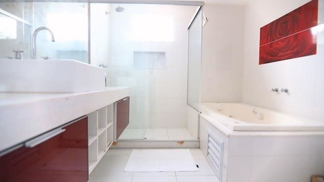 House with leisure facilities in Barra! Just minutes from the beach