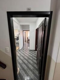 Excelente apartamento con 1 suite + 1 dormitorio con aire acondicionado + 1 dormitorio con ventilador