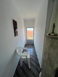 Excelente apartamento con 1 suite + 1 dormitorio con aire acondicionado + 1 dormitorio con ventilador