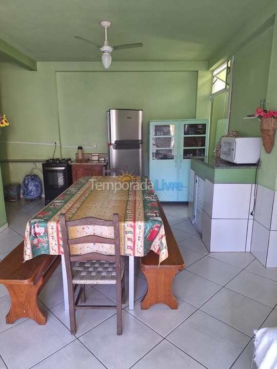 House for vacation rental in Itapema (Meia Praia)