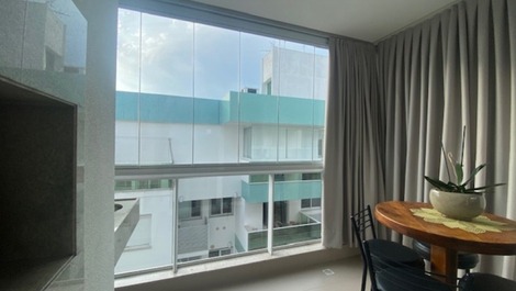 Apartamento ático dúplex en Jurerê con piscina!