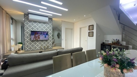 Apartamento ático dúplex en Jurerê con piscina!