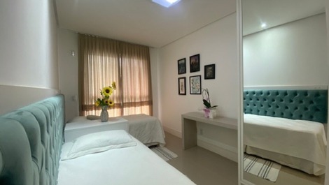 Apartamento ático dúplex en Jurerê con piscina!