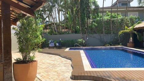 House in a condominium on Baleia beach CA0086