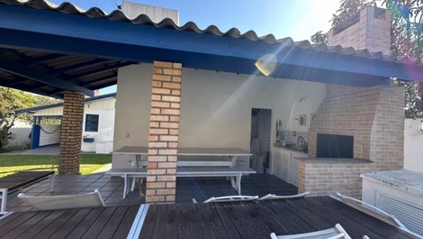 Casa com piscina Frente Mar em Jurerê