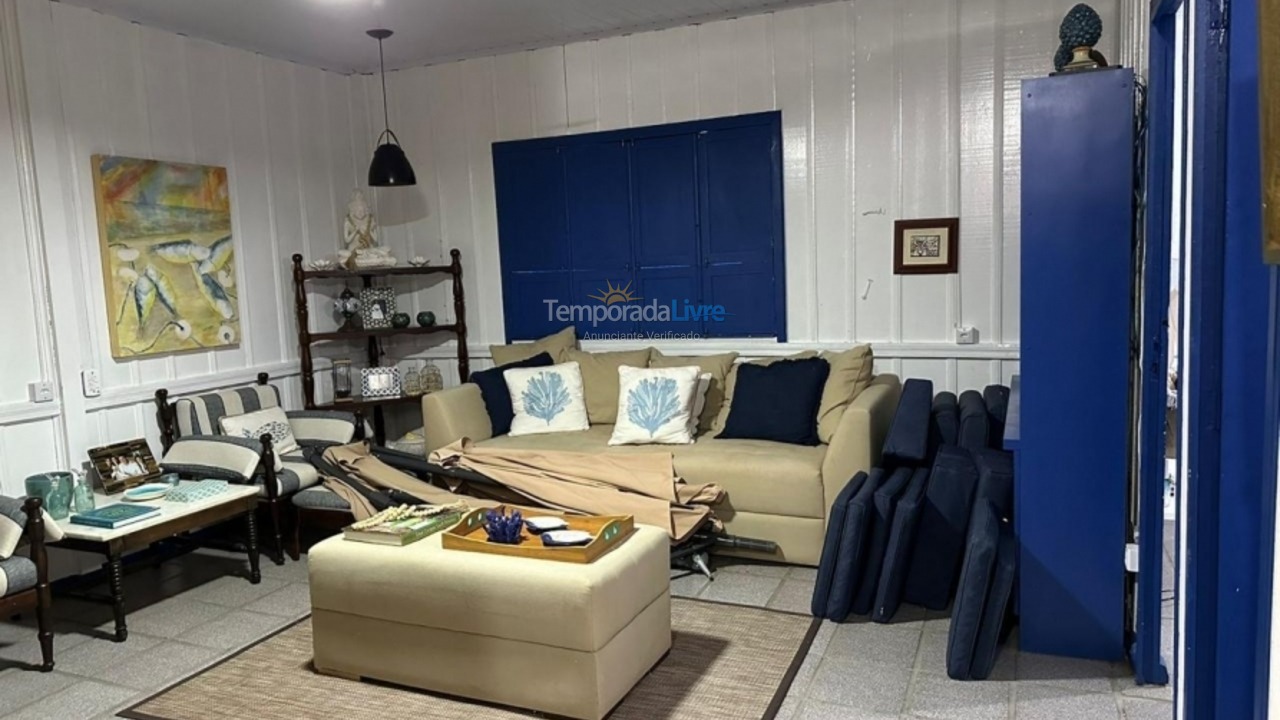 Casa para aluguel de temporada em Florianópolis (Jurere Tradicional)