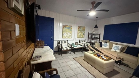 Casa com piscina Frente Mar em Jurerê