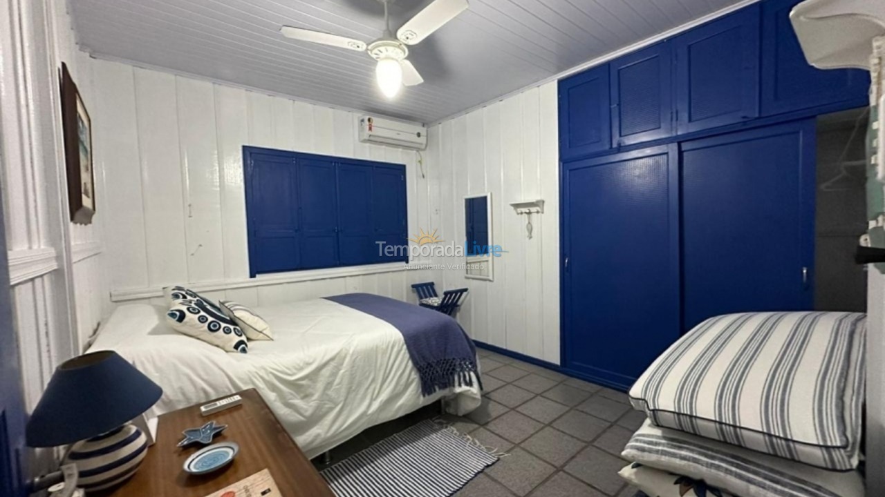 Casa para aluguel de temporada em Florianópolis (Jurere Tradicional)