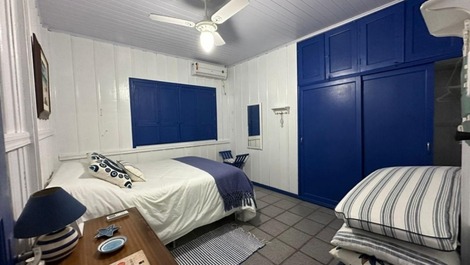 Casa com piscina Frente Mar em Jurerê