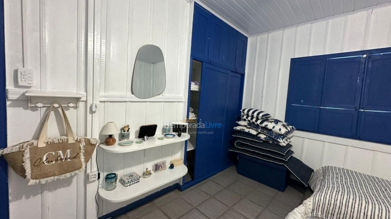 Casa para aluguel de temporada em Florianópolis (Jurere Tradicional)