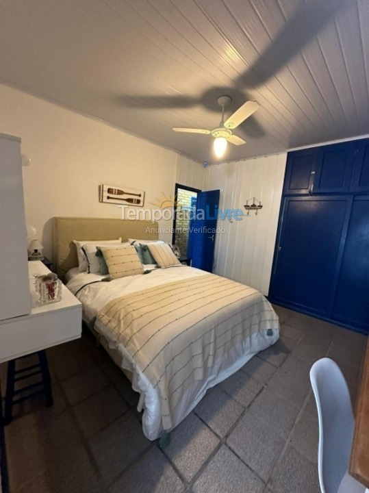 Casa para aluguel de temporada em Florianópolis (Jurere Tradicional)