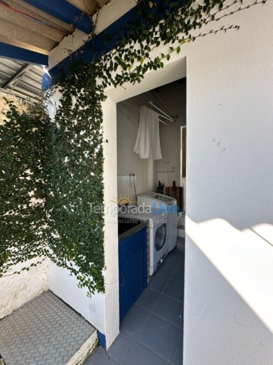 Casa para aluguel de temporada em Florianópolis (Jurere Tradicional)