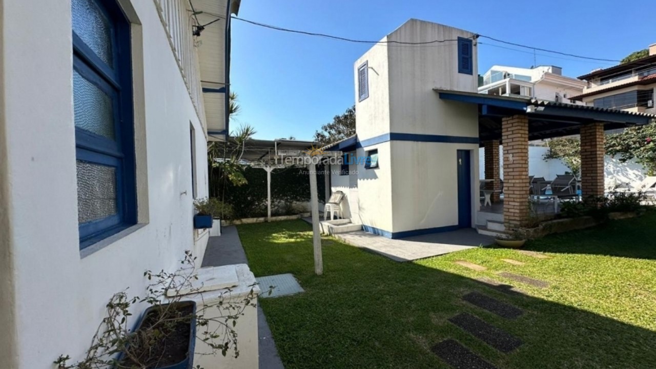 Casa para aluguel de temporada em Florianópolis (Jurere Tradicional)