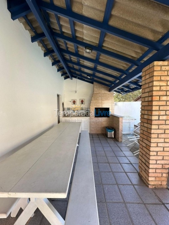 Casa para aluguel de temporada em Florianópolis (Jurere Tradicional)