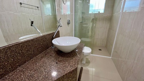 Apartamento de alto standing frente al mar en el centro de Itapema