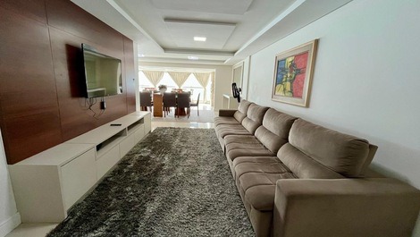 Apartamento de alto standing frente al mar en el centro de Itapema