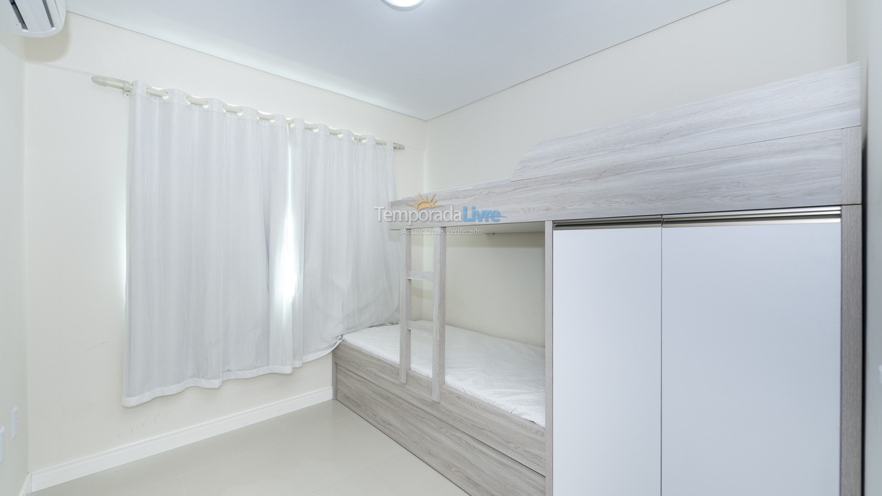 Apartamento para aluguel de temporada em Bombinhas (Canto Grande)