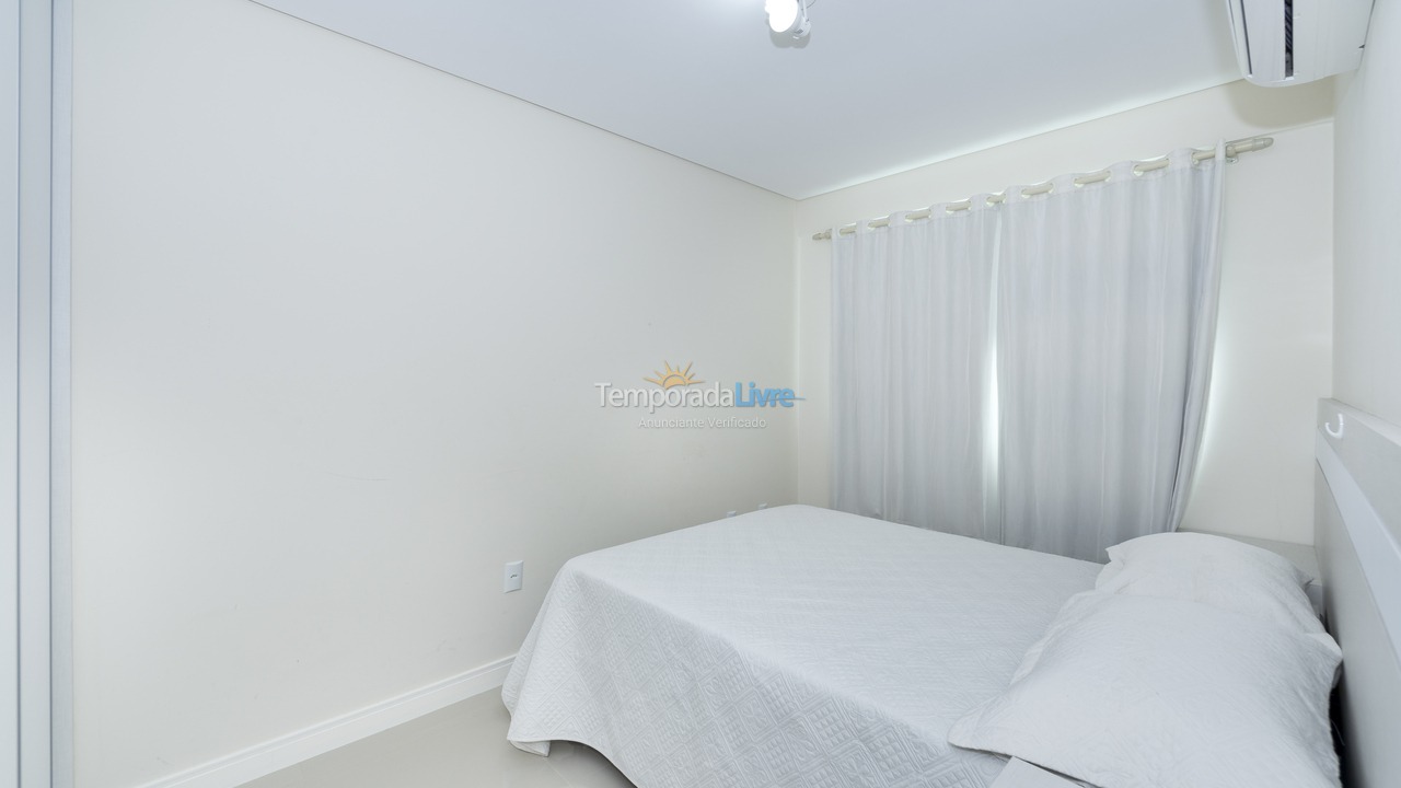 Apartamento para aluguel de temporada em Bombinhas (Canto Grande)