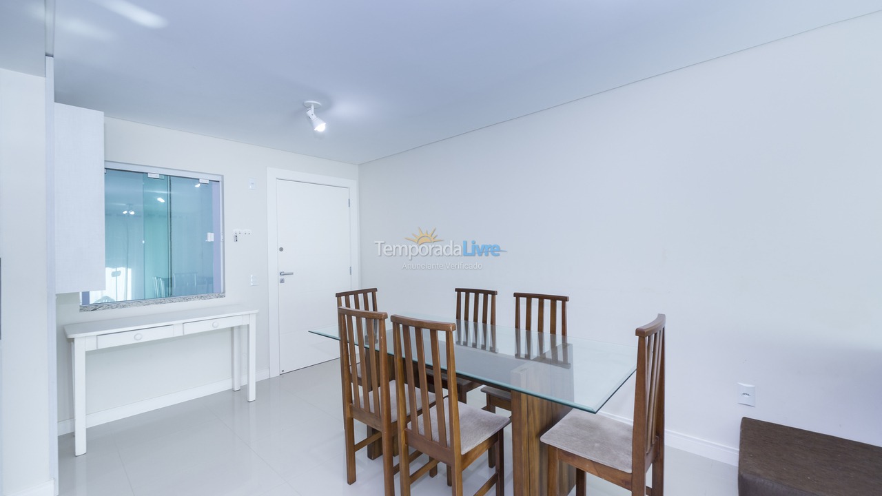 Apartamento para aluguel de temporada em Bombinhas (Canto Grande)