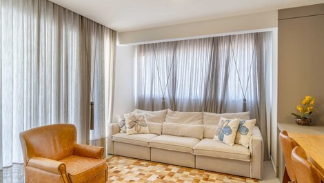 HIGH-END PENTHOUSE WITH POOL 100 METERS FROM MARISCAL BEACH