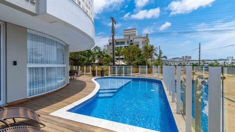 HIGH-END PENTHOUSE WITH POOL 100 METERS FROM MARISCAL BEACH